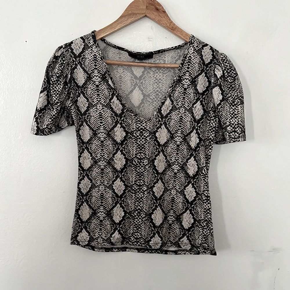 Snakeskin Print top - Picture 1 of 3
